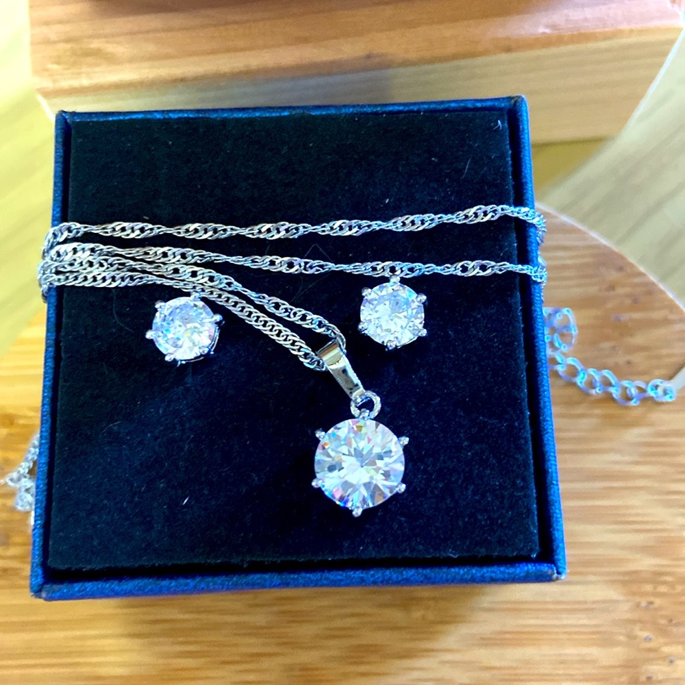 CZ Necklace and Earrings set - Picture 4 of 4